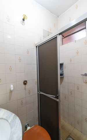 Casa à venda com 250m², 3 quartos e 1 vaga Casa à venda com 250m², 3 quartos e 1 vagaBanheiro da Suíte