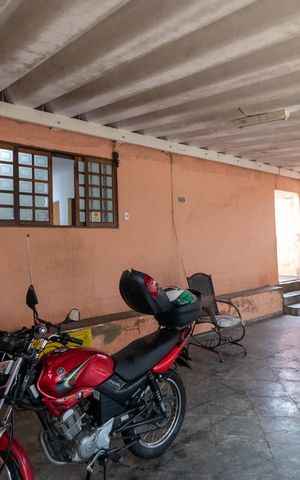 Casa à venda com 250m², 3 quartos e 1 vaga Casa à venda com 250m², 3 quartos e 1 vagaGaragem