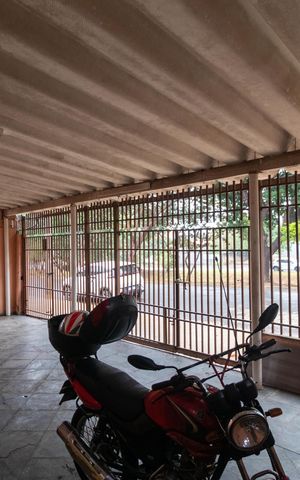 Casa à venda com 250m², 3 quartos e 1 vaga Casa à venda com 250m², 3 quartos e 1 vagaGaragem