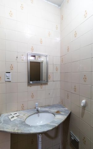 Casa à venda com 250m², 3 quartos e 1 vaga Casa à venda com 250m², 3 quartos e 1 vagaBanheiro da Suíte