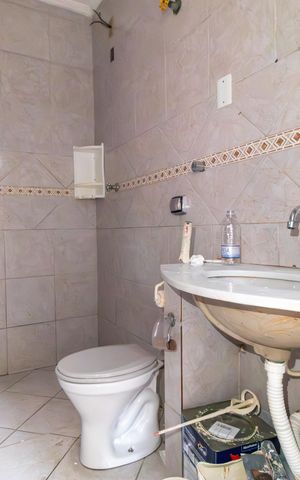 Casa à venda com 250m², 3 quartos e 1 vaga Casa à venda com 250m², 3 quartos e 1 vagaBanheiro