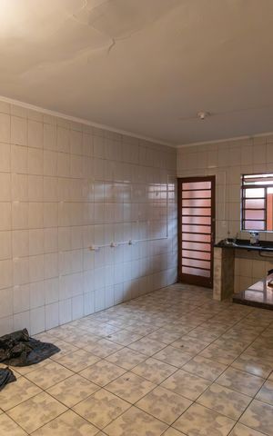 Casa à venda com 250m², 3 quartos e 1 vaga Casa à venda com 250m², 3 quartos e 1 vagaCozinha