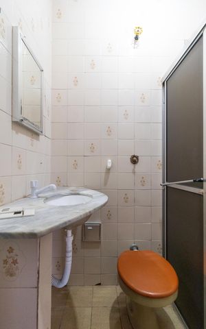 Casa à venda com 250m², 3 quartos e 1 vaga Casa à venda com 250m², 3 quartos e 1 vagaBanheiro da Suíte