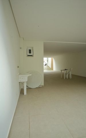 Casa à venda com 250m², 3 quartos e 5 vagasÁrea de serviço 