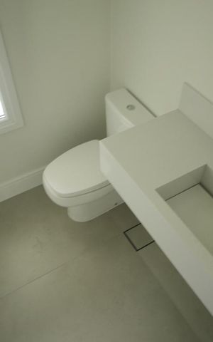 Casa à venda com 250m², 3 quartos e 5 vagasLavabo da Sala 