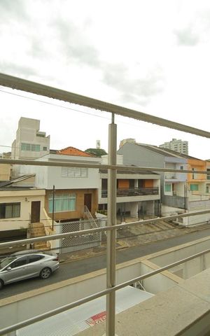 Casa à venda com 250m², 3 quartos e 5 vagasVaranda Suíte 1