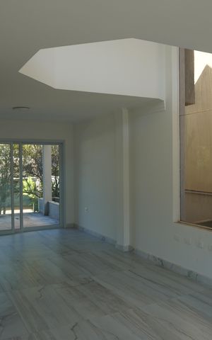 Casa de condomínio à venda com 450m², 2 quartos e 2 vagasSala