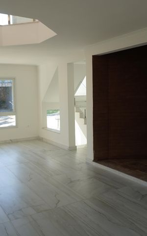 Casa de condomínio à venda com 450m², 2 quartos e 2 vagasSala