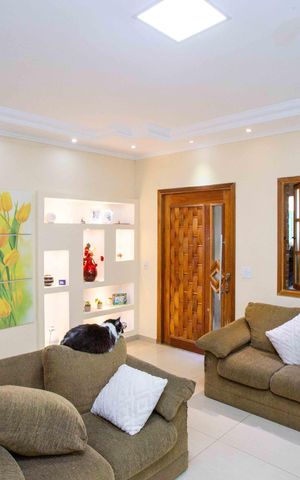 Casa à venda com 650m², 4 quartos e 4 vagasSala Casa 1