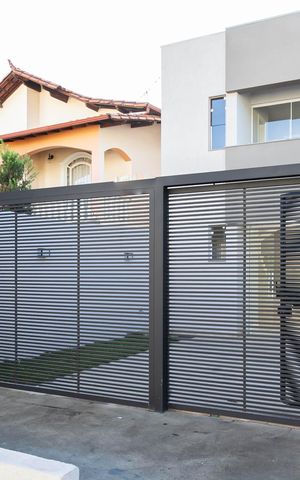 Casa para alugar com 174m², 3 quartos e 3 vagas Casa para alugar com 174m², 3 quartos e 3 vagasFachada