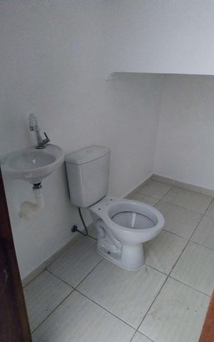 Casa de condomínio à venda com 94m², 3 quartos e 2 vagasBanheiro
