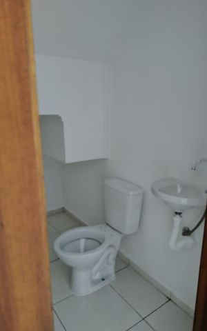 Casa de condomínio à venda com 94m², 3 quartos e 2 vagasBanheiro