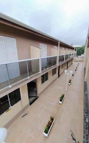 Casa de condomínio à venda com 94m², 3 quartos e 2 vagasÁrea externa