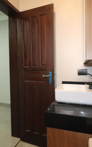 Casa à venda com 210m², 3 quartos e 3 vagasBanheiro Quarto 1 suíte