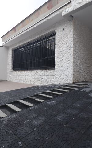 Casa à venda com 210m², 3 quartos e 3 vagasGaragem