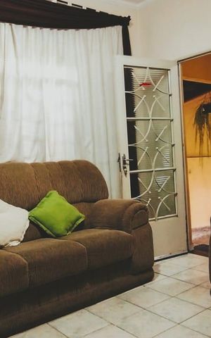 Casa à venda com 132m², 3 quartos e 3 vagas Casa à venda com 132m², 3 quartos e 3 vagasSala