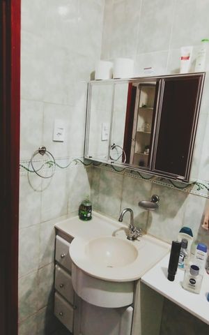 Casa à venda com 132m², 3 quartos e 3 vagas Casa à venda com 132m², 3 quartos e 3 vagasBanheiro social