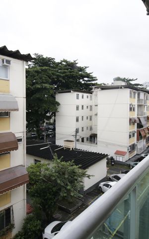 Apartamento à venda com 60m², 2 quartos e 1 vagaVaranda