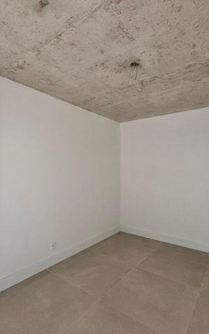 Apartamento à venda com 85m², 2 quartos e 1 vaga Apartamento à venda com 85m², 2 quartos e 1 vagaSuíte