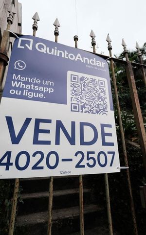 Casa à venda com 300m², 2 quartos e sem vagaPlaca
