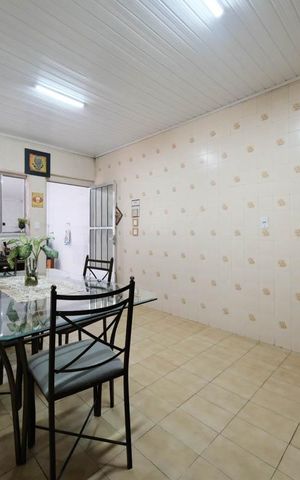 Casa à venda com 300m², 2 quartos e sem vagaCozinha e Área de Serviço