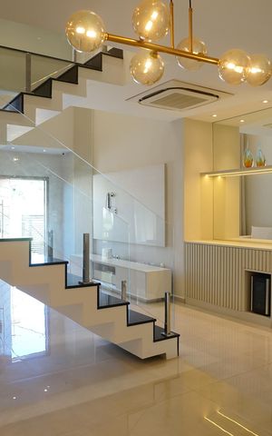 Casa de condomínio para alugar com 287m², 4 quartos e 2 vagas Casa de condomínio para alugar com 287m², 4 quartos e 2 vagasSala