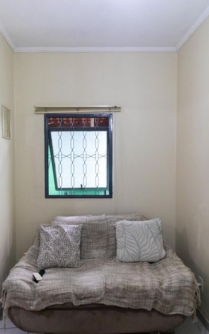Casa à venda com 100m², 3 quartos e sem vagaSalas