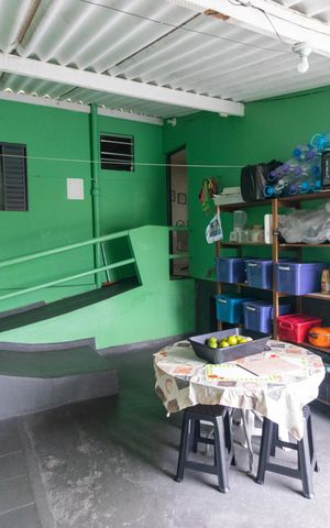 Casa à venda com 100m², 3 quartos e sem vagaLavanderia