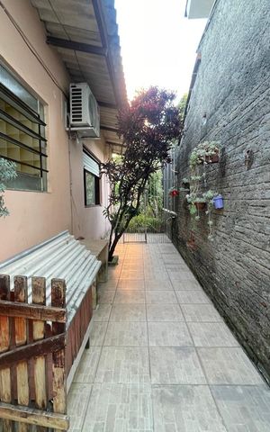 Casa à venda com 136m², 3 quartos e 2 vagas