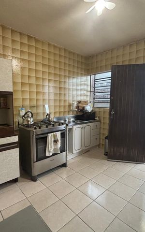 Casa à venda com 136m², 3 quartos e 2 vagas