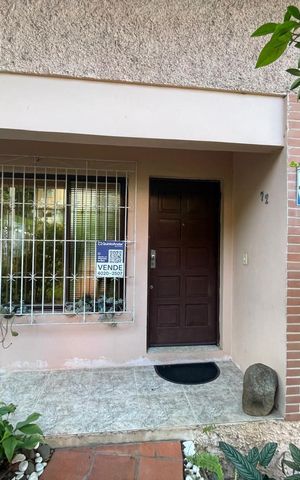 Casa à venda com 136m², 3 quartos e 2 vagas Casa à venda com 136m², 3 quartos e 2 vagasPlaca instalada em 16/06/2026 com o código VZOE-320