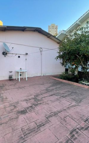 Casa à venda com 136m², 3 quartos e 2 vagas