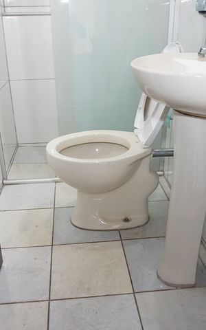 Casa para alugar com 220m², 4 quartos e 5 vagasBanheiro 2