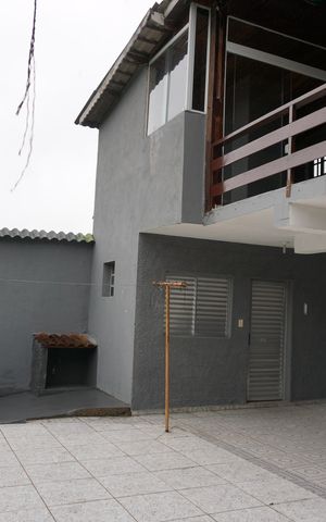 Casa para alugar com 220m², 4 quartos e 5 vagasQuintal