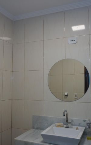 Casa para alugar com 220m², 4 quartos e 5 vagasBanheiro Social 1