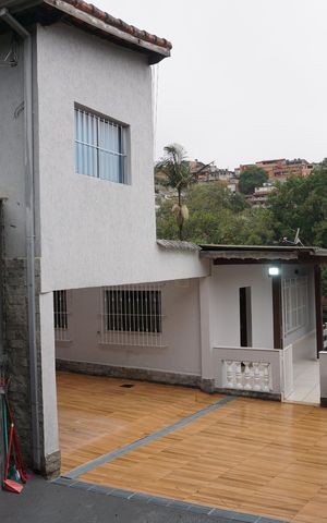 Casa para alugar com 220m², 4 quartos e 5 vagasGaragem
