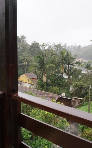 Casa para alugar com 220m², 4 quartos e 5 vagasVaranda