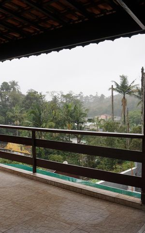 Casa para alugar com 220m², 4 quartos e 5 vagasVaranda