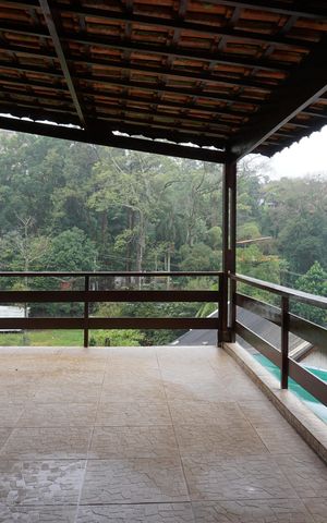 Casa para alugar com 220m², 4 quartos e 5 vagasVaranda