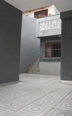 Casa para alugar com 220m², 4 quartos e 5 vagasQuintal