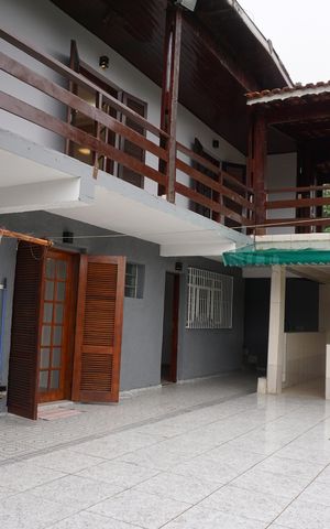 Casa para alugar com 220m², 4 quartos e 5 vagasQuintal