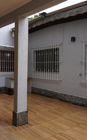 Casa para alugar com 220m², 4 quartos e 5 vagasGaragem