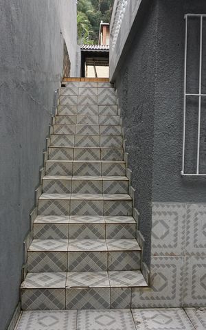 Casa para alugar com 220m², 4 quartos e 5 vagasEscada 2