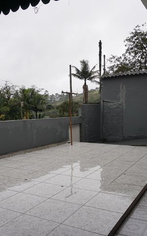 Casa para alugar com 220m², 4 quartos e 5 vagasQuintal