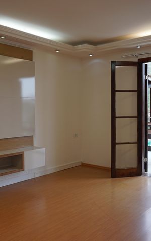 Casa para alugar com 220m², 4 quartos e 5 vagasSala
