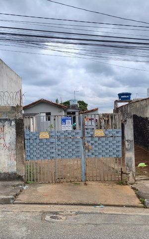 Casa à venda com 500m², 3 quartos e 20 vagas Casa à venda com 500m², 3 quartos e 20 vagasFachada