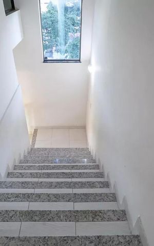 Apartamento à venda com 175m², 4 quartos e 2 vagas Apartamento à venda com 175m², 4 quartos e 2 vagasEscada