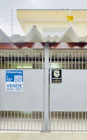 Casa para alugar com 195m², 3 quartos e 2 vagas Casa para alugar com 195m², 3 quartos e 2 vagasPlaca instalada na fachada do imóvel