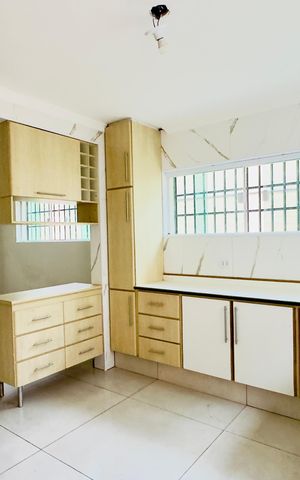 Casa para alugar com 195m², 3 quartos e 2 vagas Casa para alugar com 195m², 3 quartos e 2 vagasCozinha