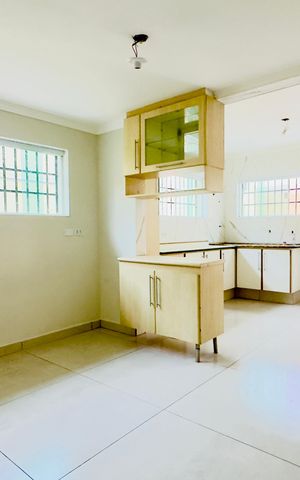 Casa para alugar com 195m², 3 quartos e 2 vagas Casa para alugar com 195m², 3 quartos e 2 vagasCopa
